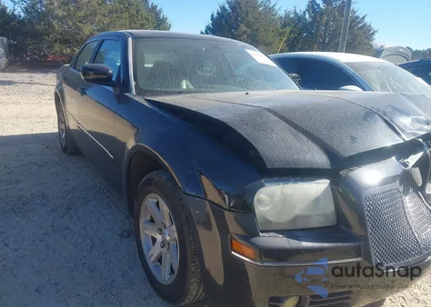 2006 Chrysler 300 Touring из США, поврежденный, VIN 2C3KA53GX6H331978